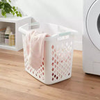 Cesto per la biancheria 2.1bu Lamper bianco - Brightroom™: Cesto portabiancheria in plastica con manici integrati, apertura superiore, capacità 19.55