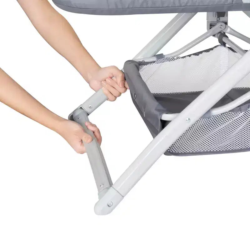 Culla portatile a dondolo 2 in 1 Baby Trend Quick-Fold - Shadow Stone Gray: Design moderno, telaio pieghevole in metallo