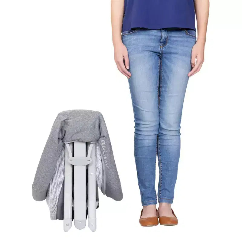 Culla portatile a dondolo 2 in 1 Baby Trend Quick-Fold - Shadow Stone Gray: Design moderno, telaio pieghevole in metallo