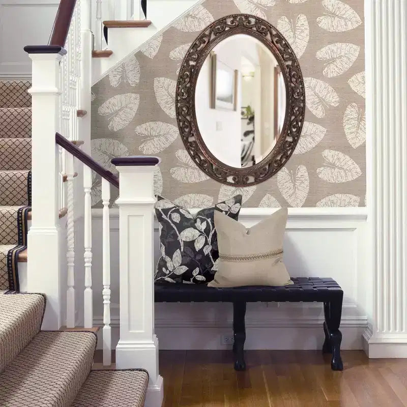 Specchio da parete e d'accento veneziano Allure Howard Elliott 48"x14": Stile moderno, cornice in vetro, nessun assemblaggio richiesto