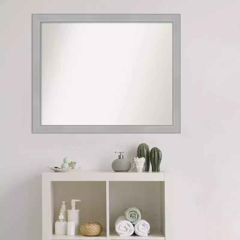 Specchio da parete stretto da bagno 31" x 25" non smussato Vista in nichel spazzolato - Amanti Art: rettangolare, cornice in polistirene, montato a parete