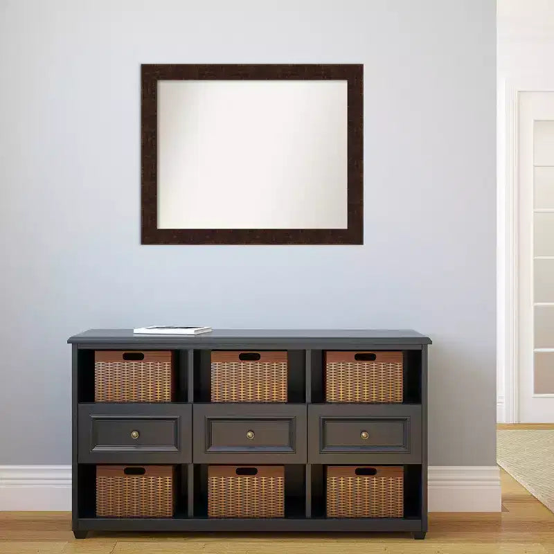 Specchio da parete stretto William in bronzo marmorizzato 32" x 26": Moderno, Rettangolare, Nessun assemblaggio - Amanti Art