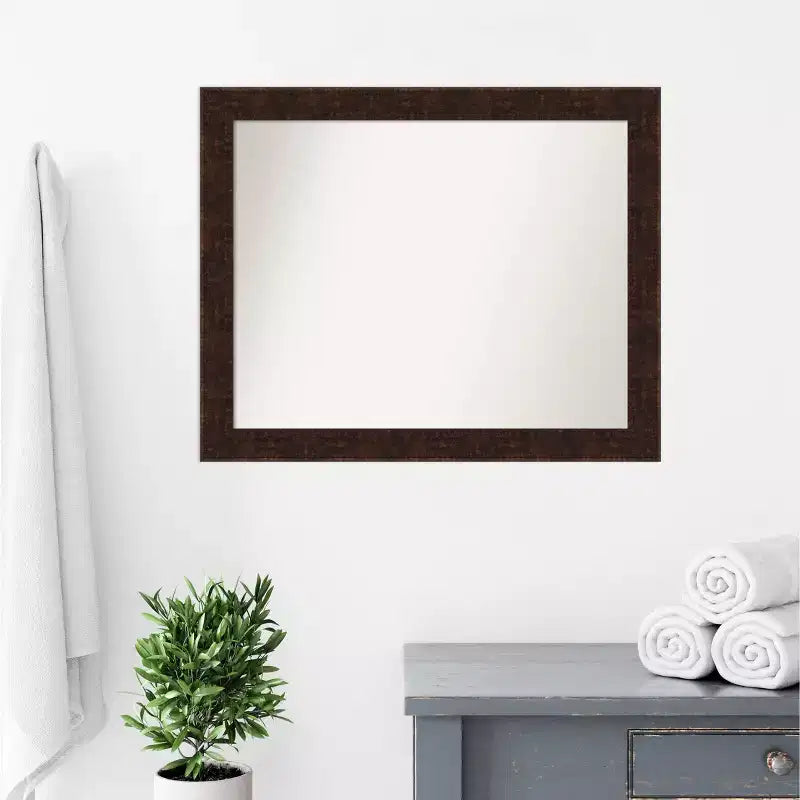 Specchio da parete stretto William in bronzo marmorizzato 32" x 26": Moderno, Rettangolare, Nessun assemblaggio - Amanti Art