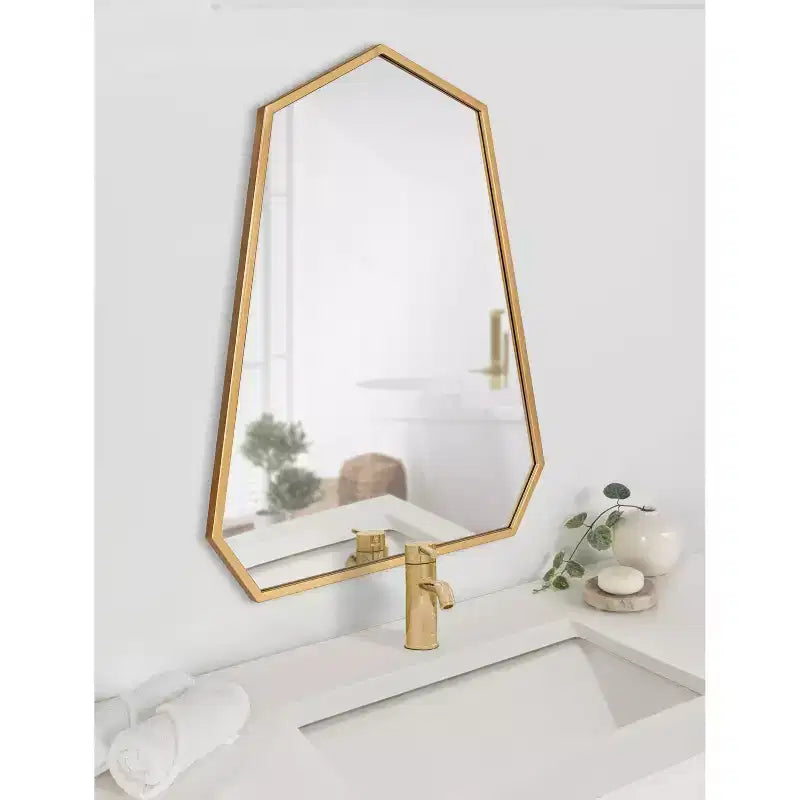 Specchio da parete incorniciato Hammell 23" x 30" color oro - Kate & Laurel All Things Decor