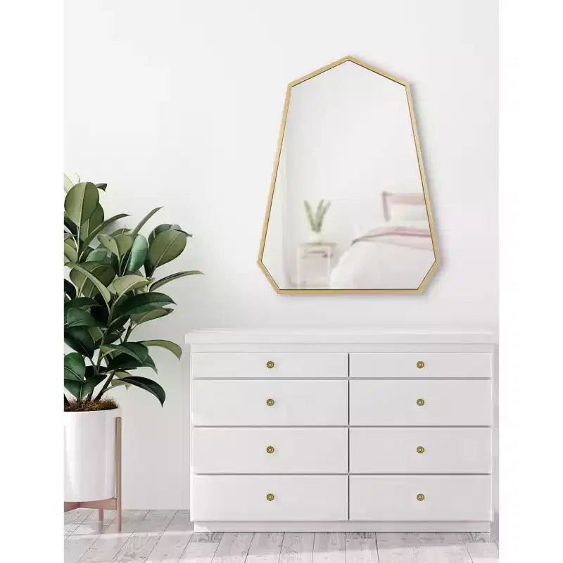 Specchio da parete incorniciato Hammell 23" x 30" color oro - Kate & Laurel All Things Decor