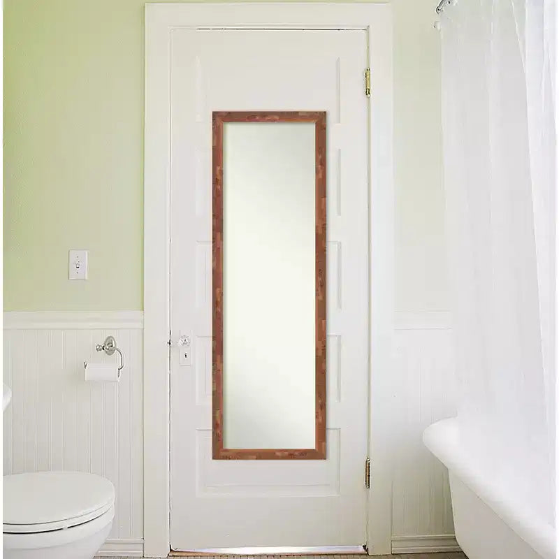 Specchio Amanti Art da 17" x 51" per porta, in legno di noce americano chiaro non smussato modello Fresco