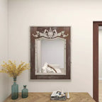 Specchio da parete intagliato floreale in legno Acanto Marrone - Olivia & May