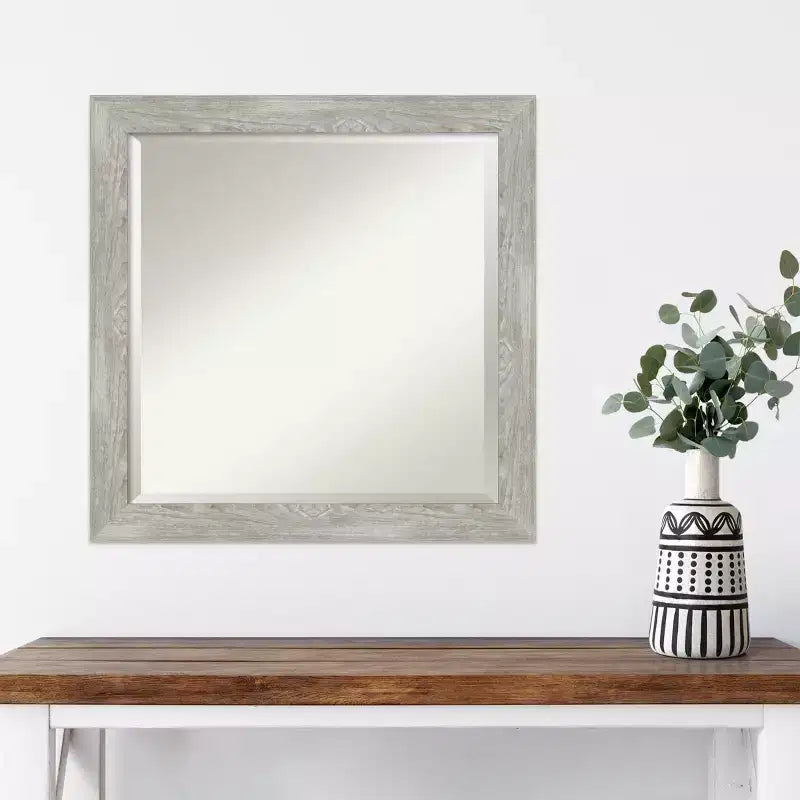 Specchio da parete stretto con cornice Dove, 24" x 24", finitura Graywash - Amanti Art