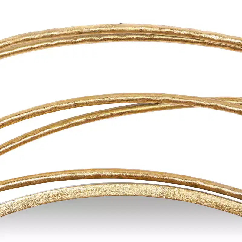 Specchio da parete in metallo con cornice ad anelli sovrapposti oro - Olivia & May: Stile contemporaneo, cornice in ferro, 38.38"