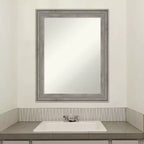 Specchio da parete per bagno in legno Regis Barnwood grigio 23" x 29" senza smussatura - Amanti Art