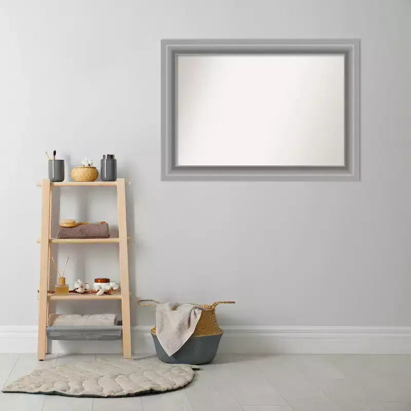 Specchio da parete Amanti Art 42" x 30" in nichel lucido, con bordo piatto, modello Peak: Include l'hardware per il montaggio