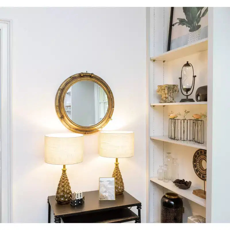 Specchio oblò rotondo in metallo invecchiato dorato da 22" - Storied Home: Stile moderno, Nessun assemblaggio, Montaggio a parete