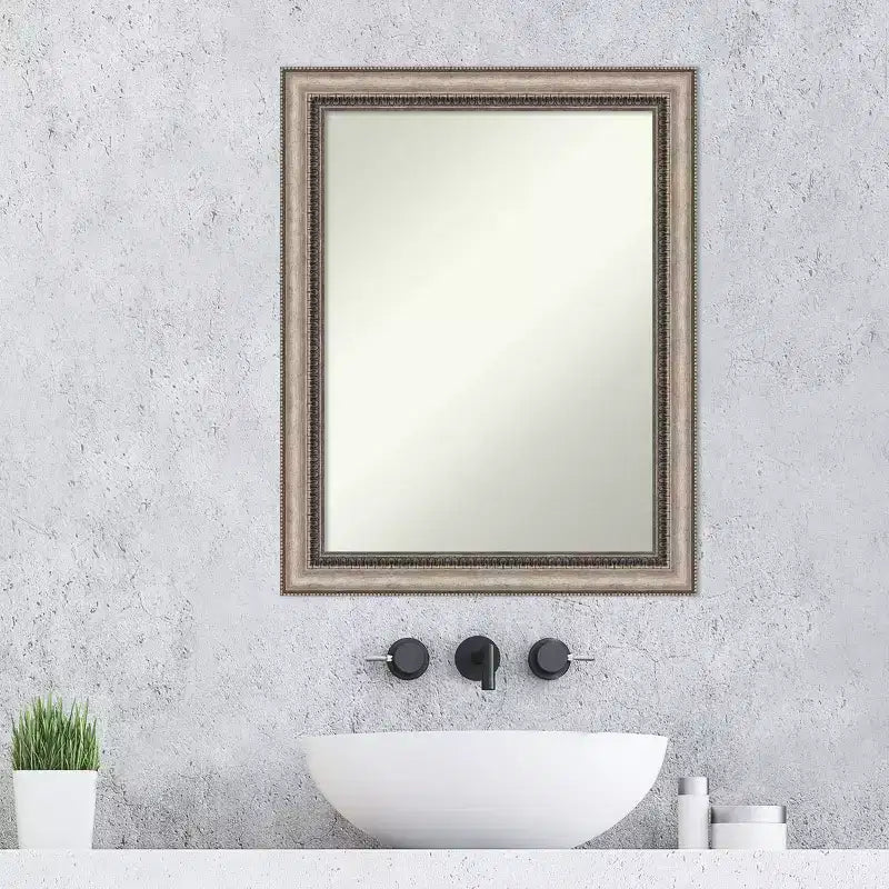 Specchio da parete Lyla ornato con cornice, non smussato, 55,9 cm x 71,1 cm, Argento - Amanti Art: Include l'hardware per il montaggio