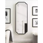 Specchio da parete con cornice Plumley Kate & Laurel All Things Decor, 18"x48", nero