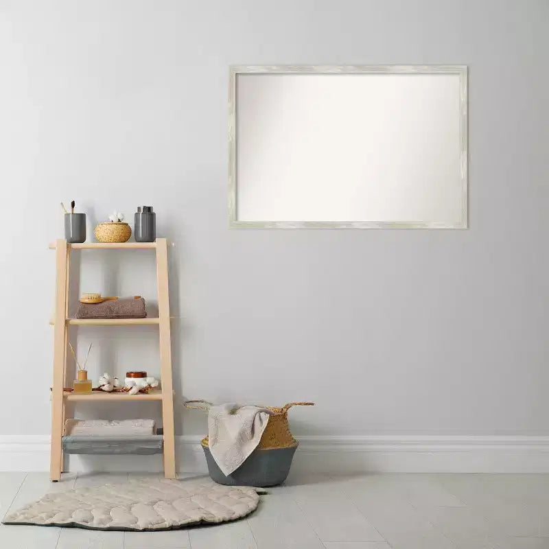 Specchio da Parete Stretto per Bagno con Bordo non Smussato e Effetto Screpolato, 38" x 26", Argento Metallizzato - Amanti Art: Cornice in Polistirene, Include Ferramenta per il Montaggio