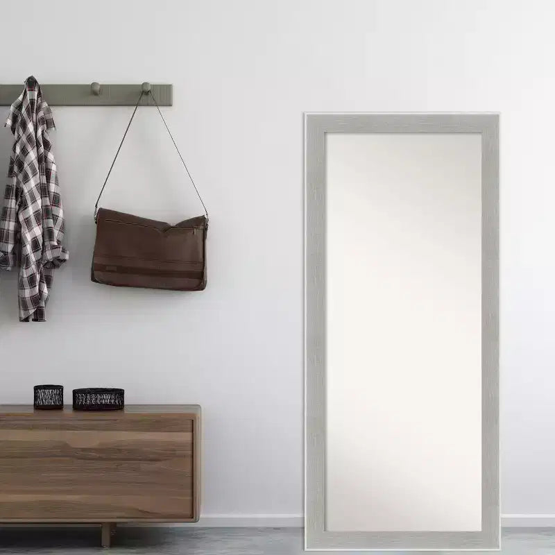 Specchio da terra/a parete Glam 29" x 65" con cornice grigio lino - Amanti Art: montaggio a parete, cornice in polistirene
