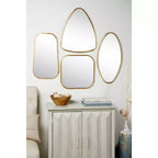 Set da 4 specchi da parete in legno dalle forme varie - Oro - CosmoLiving by Cosmopolitan: Cornice moderna in ferro, Montaggio a parete, Nessun assemblaggio richiesto