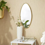 Set da 4 specchi da parete in legno dalle forme varie - Oro - CosmoLiving by Cosmopolitan: Cornice moderna in ferro, Montaggio a parete, Nessun assemblaggio richiesto