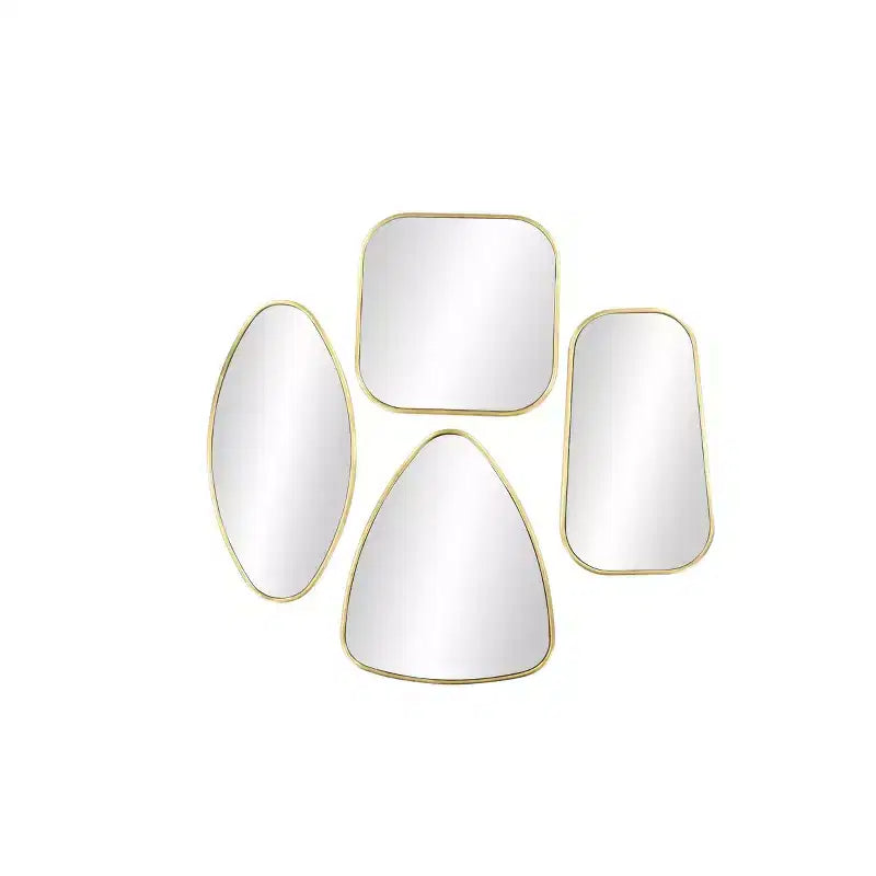 Set da 4 specchi da parete in legno dalle forme varie - Oro - CosmoLiving by Cosmopolitan: Cornice moderna in ferro, Montaggio a parete, Nessun assemblaggio richiesto