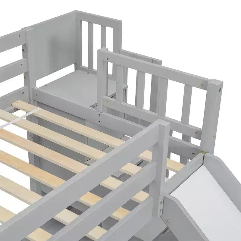 Letto a castello per bambini Twin Over Full, struttura in legno con scalini e scivolo, sponde di sicurezza alte, robuste doghe di legno di supporto, non è necessario il materasso a molle