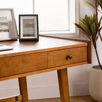 Scrivania Felicity con prese integrate| ART OF LIVING DESIGNS