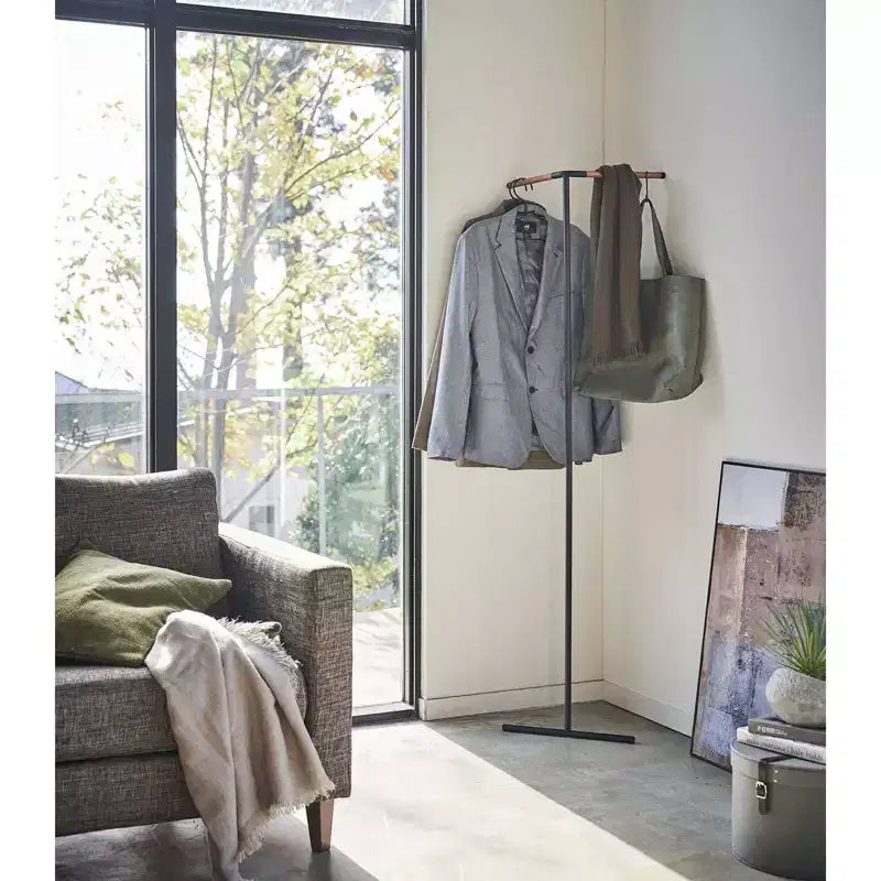 Yamazaki Home - Appendiabiti a Colonna ad Angolo (63 H) - Acciaio + Legno