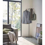 Yamazaki Home - Appendiabiti a Colonna ad Angolo (63 H) - Acciaio + Legno