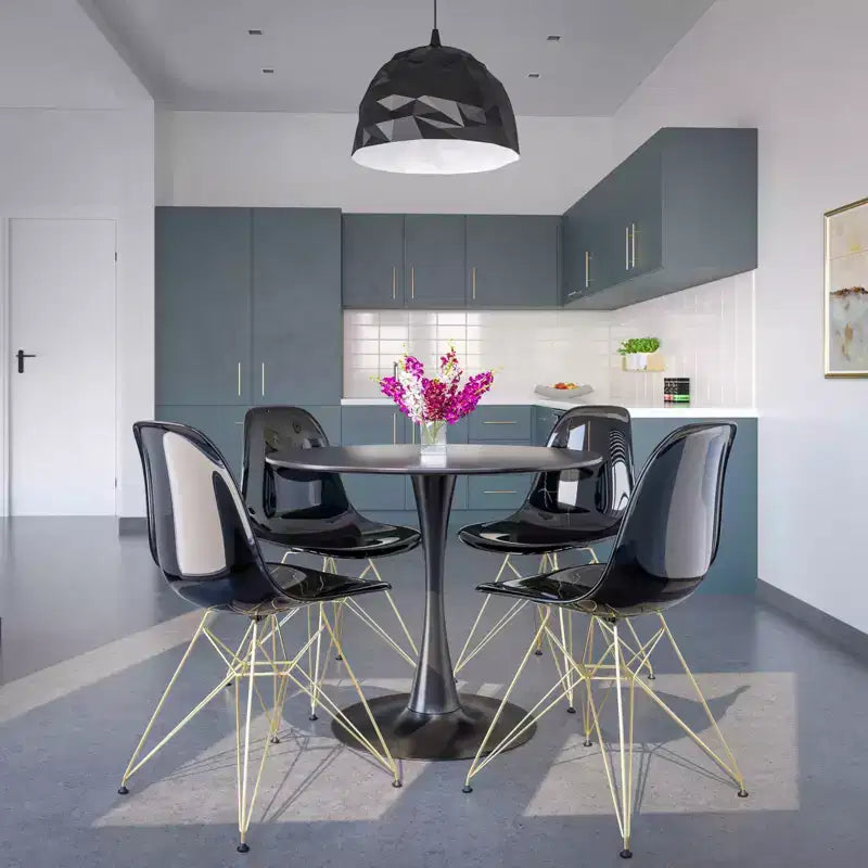 LeisureMod Cresco Sedia da pranzo moderna in acrilico con base Eiffel in cromo dorato, elegante sedia d'accento per sala da pranzo, cucina o ufficio contemporanei