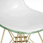 LeisureMod Cresco Sedia da pranzo moderna in acrilico con base Eiffel in cromo dorato, elegante sedia d'accento per sala da pranzo, cucina o ufficio contemporanei