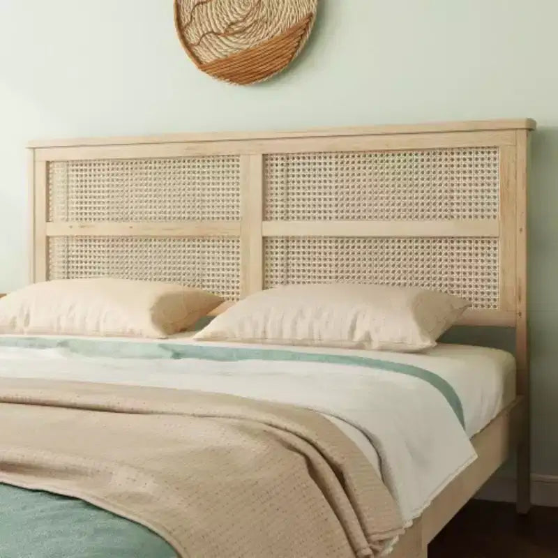 Letto matrimoniale realizzato in legno di gomma per la massima durata