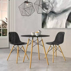 LeisureMod Dover Set da Pranzo 3 Pezzi Tavolo Bistro Rotondo in MDF Nero con 2 Sedie in Plastica, Cucina Moderna, Sala da Pranzo, Spazi Piccoli, Sedute da Caffetteria