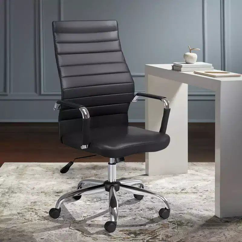 Sedia da ufficio regolabile in similpelle nera Studio 55D Primero