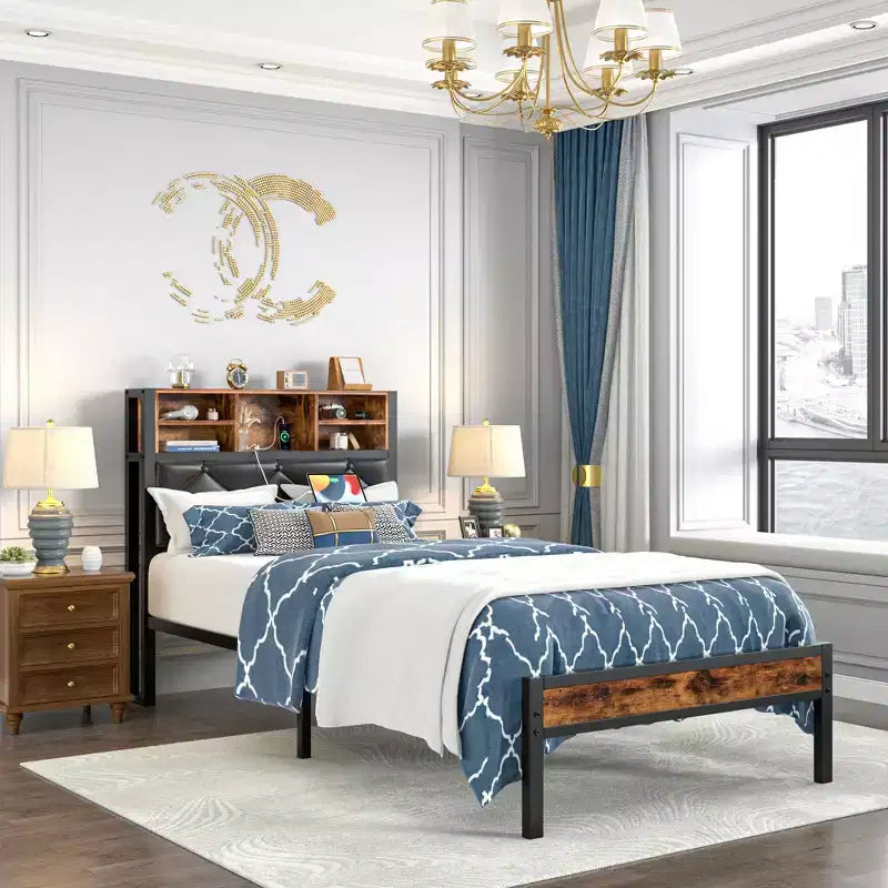 Letto a piattaforma in metallo VECELO per una piazza e mezza/matrimoniale, struttura letto con testiera e pediera, luci LED e stazione di ricarica USB, marrone