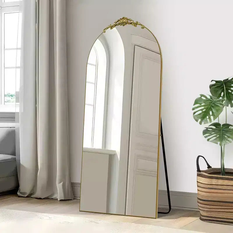 Specchio a figura intera ad arco ad angolo retto in legno - Design elegante