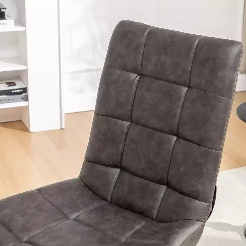 Poltrona girevole Arlena Roundhill Furniture in similpelle trapuntata