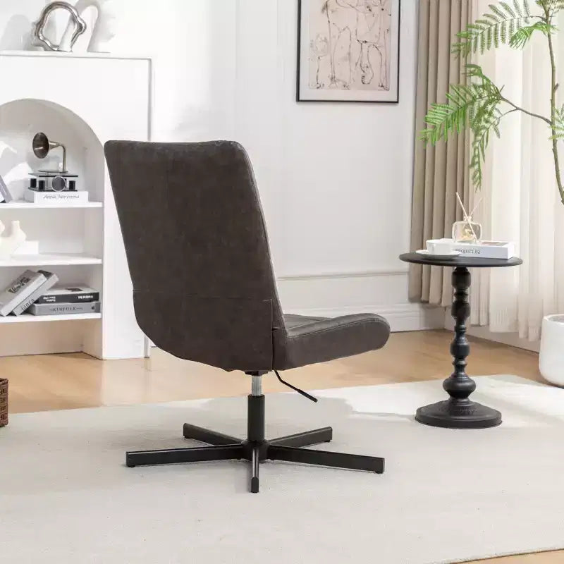 Poltrona girevole Arlena Roundhill Furniture in similpelle trapuntata