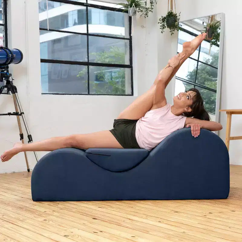 Avana Luvu Lounger - Chaise longue per Yoga, Esercizi, Massaggi - Schiuma ad alta densità - Prodotto negli USA - Grigio chiaro