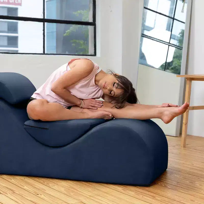 Avana Luvu Lounger - Chaise longue per Yoga, Esercizi, Massaggi - Schiuma ad alta densità - Prodotto negli USA - Grigio chiaro