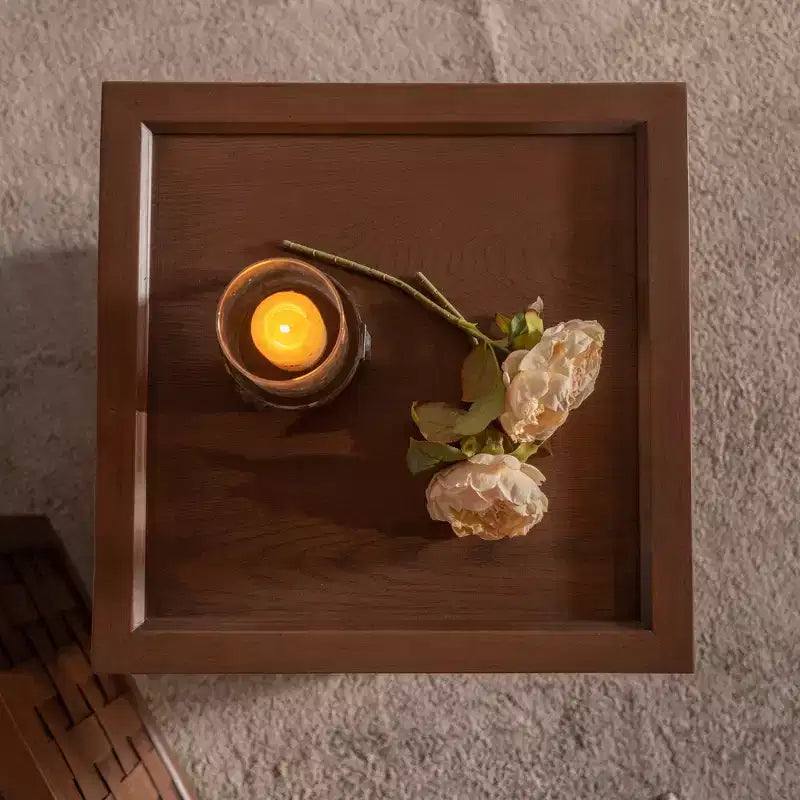 Tavolino da caffè quadrato in legno Bob Storage da 31,5 GDFStudio con coperchio rimovibile e decorazione intrecciata