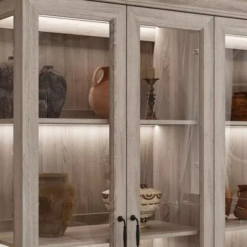 Famapy Vetrina Espositiva a 4 Ante in Vetro Finitura Rovere Grigio con Striscia LED Porte in Vetro Temperato Illuminazione a LED Credenza Dispensa