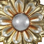 HomeRoots Specchio decorativo da parete con cornice in metallo dorato a forma di fiore 36