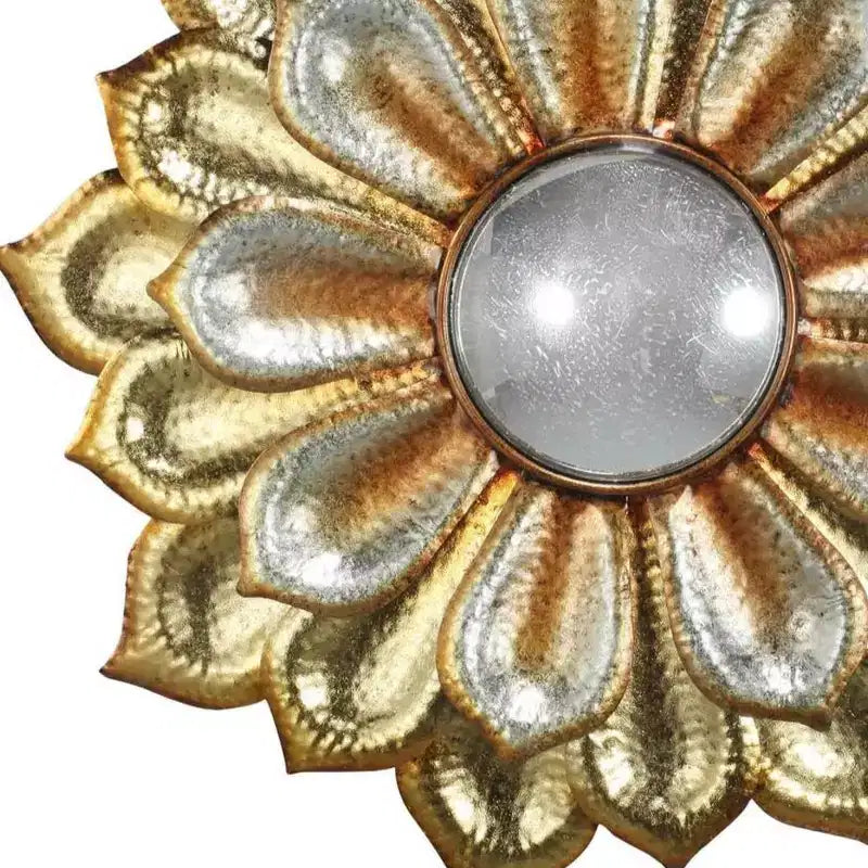 HomeRoots Specchio decorativo da parete con cornice in metallo dorato a forma di fiore 36