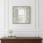 HomeRoots 15 Specchio accentato con cornice quadrata anticata color damasco, marrone