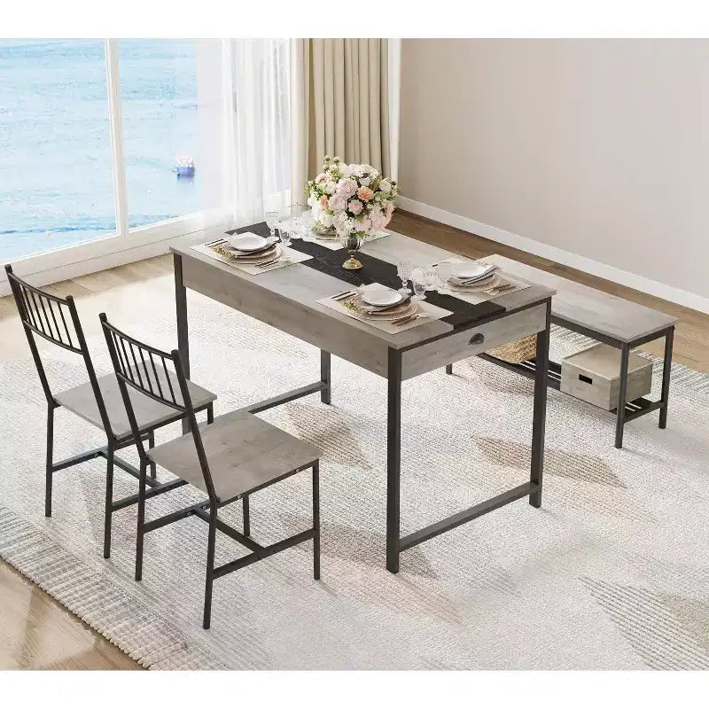 Set da pranzo per 4 persone con tavolo rettangolare in stile rustico, panca, 2 sedie, scaffale portaoggetti e cassetti, ideale per cucine piccole e angoli per la colazione.
