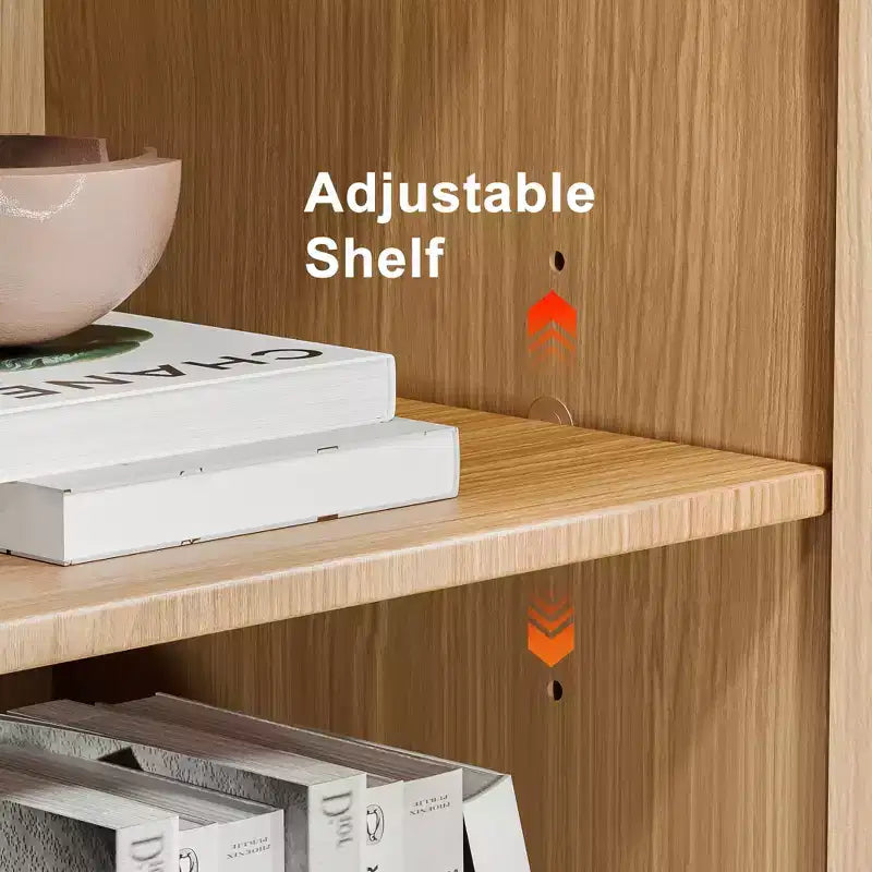 Questo armadio con ante in vetro è elegante e raffinato, con un ampio spazio di archiviazione. È pratico e bello.