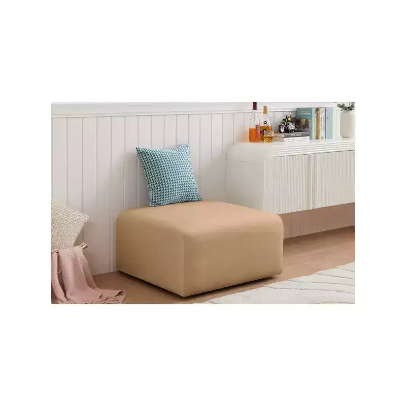 Meridian Furniture, Pouf in velluto Arc