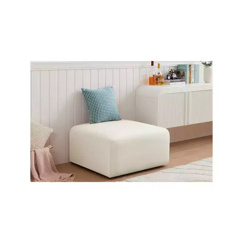Meridian Furniture, Pouf in velluto Arc