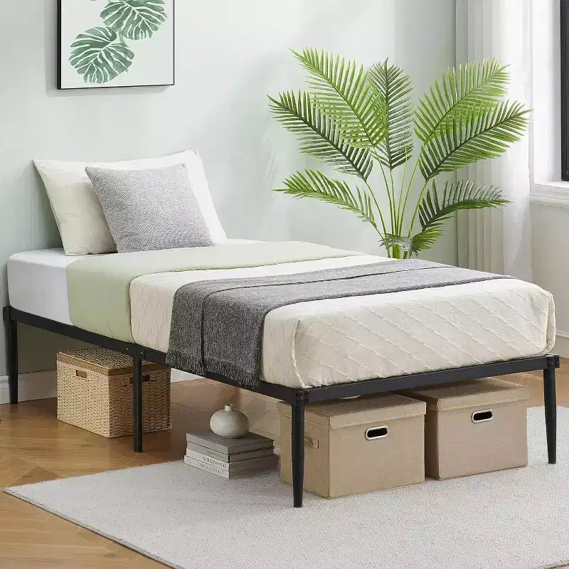 Base per letto a piattaforma in metallo, struttura per materasso silenziosa con spazio di archiviazione, doghe in acciaio resistente antiscivolo, facile da montare