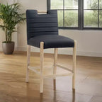 Meridian Furniture, Sgabello da bancone Aimee in similpelle vegana nera