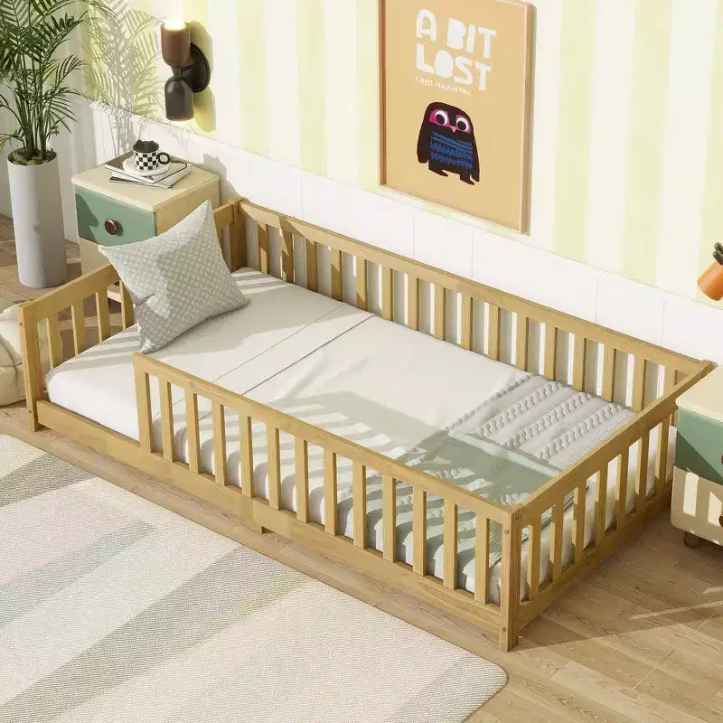 Whisen Letto Matrimoniale & Letto a Pavimento in Legno di Gomma con Recinzione Senza Porta, Letto a Pavimento Multifunzionale per il Sonno e il Gioco dei Bambini